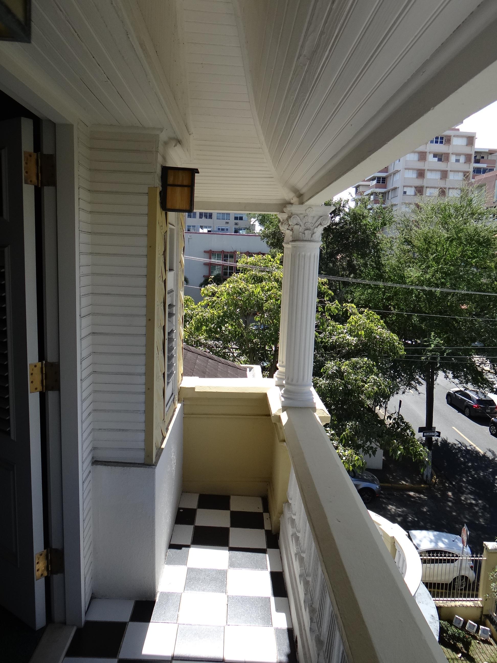 Casa La Giralda - Avenida Miramar, esquina calle Marti 651 - San Juan (Miramar) - 2014 00011